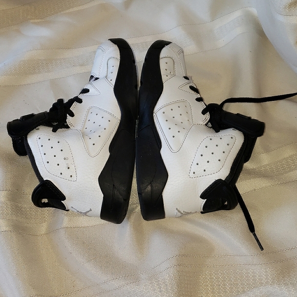 Michael Jordan kids high tops - Picture 6 of 8